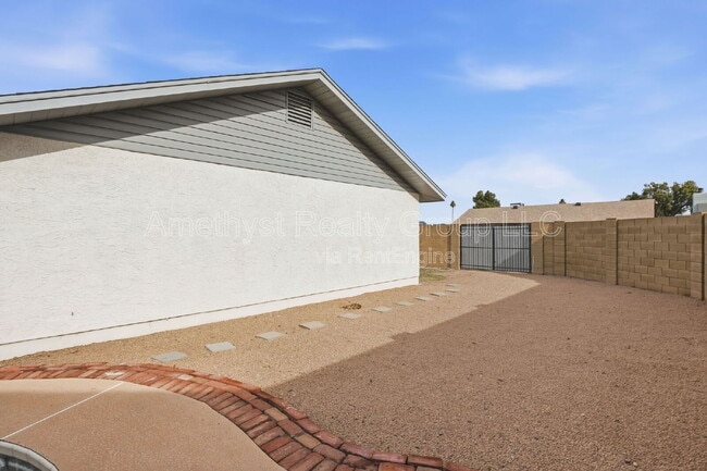 Building Photo - 6201 W Acoma Dr