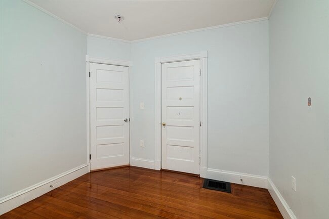 Building Photo - 21 Wollaston Ave