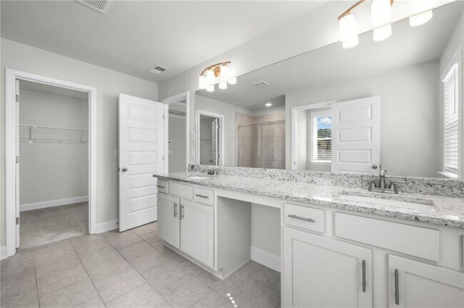 Building Photo - 3006 Chene Pl