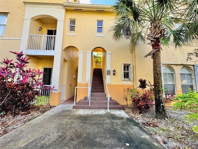 Building Photo - 120 Jacaranda Country Club Dr