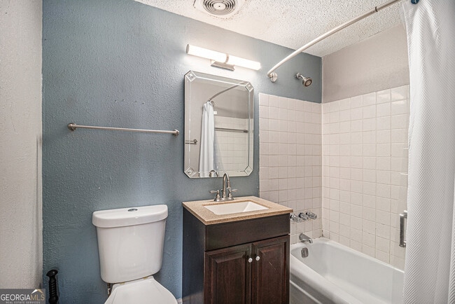 Building Photo - 2285 Peachtree Rd NE