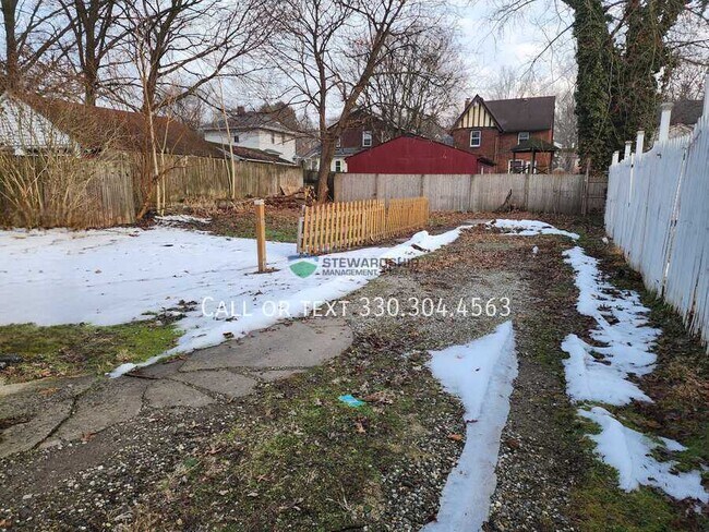 Building Photo - 1603 Hampton Rd