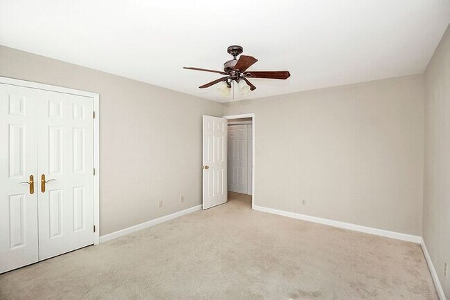 Building Photo - Well Maintained 4BD/2.5BA Home in the Cheshunt Community!