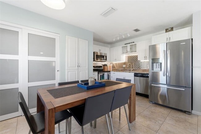 Building Photo - 5174 Beach Dr SE