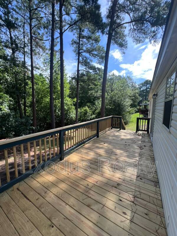 Building Photo - 771 Deer View