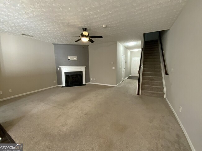Building Photo - 4905 Vireo Dr