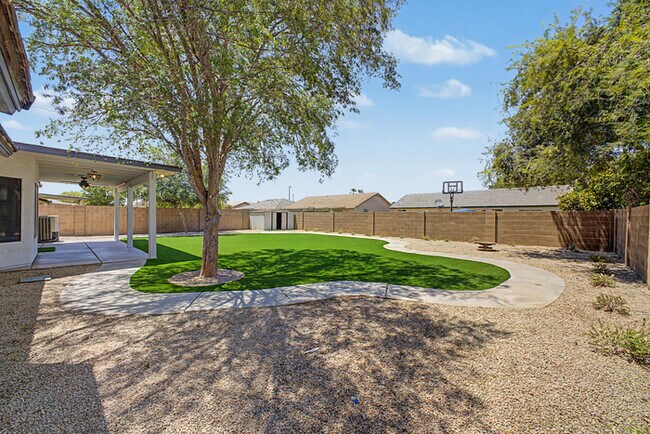 Building Photo - 2866 E Toledo Ct