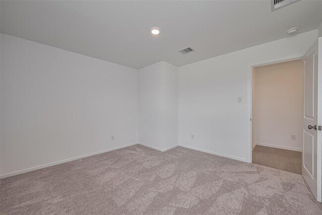 Building Photo - 21459 Montecagnano Ave