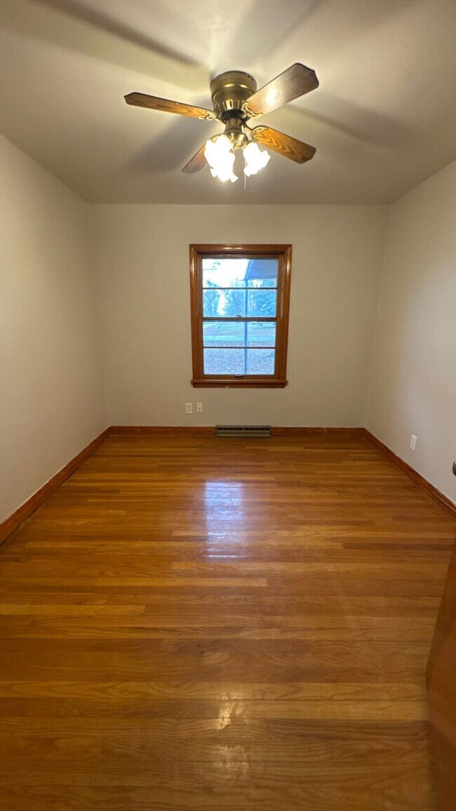 Building Photo - 5908 Ashby Ln