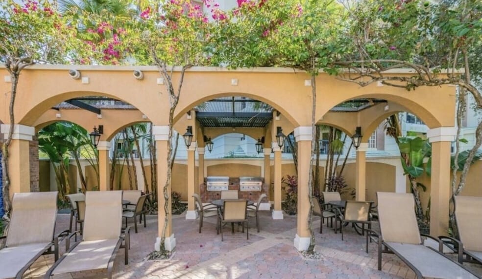 BBQ area - 501 Knights Run Ave