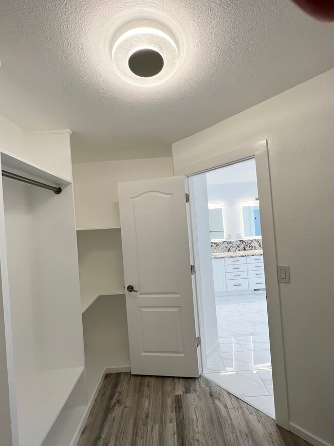 Building Photo - 4702 S Palouse Ct