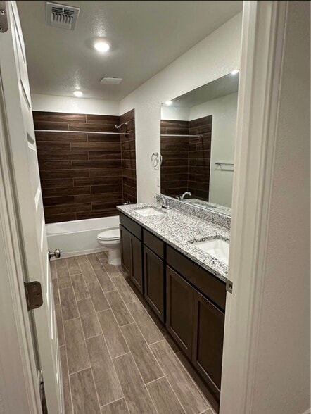 Building Photo - 901 Switchgrass Dr