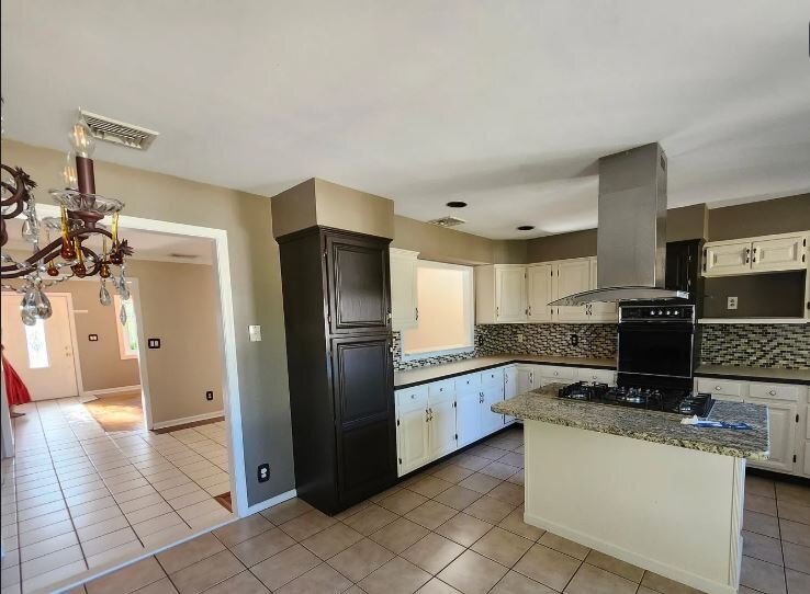 Building Photo - 827 Savitt Pl