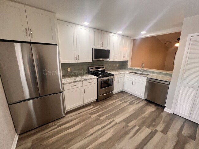 Building Photo - 17 Escondido Cir