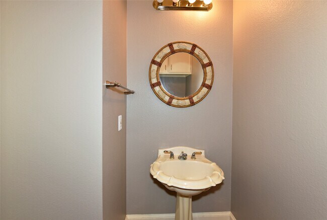 Building Photo - 5830 Hornwood Dr