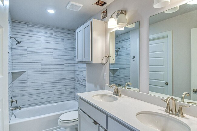 Building Photo - Brand New Construction! Lawn care included!