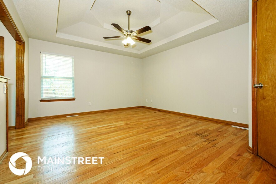 Building Photo - 633 SW Nelson Dr