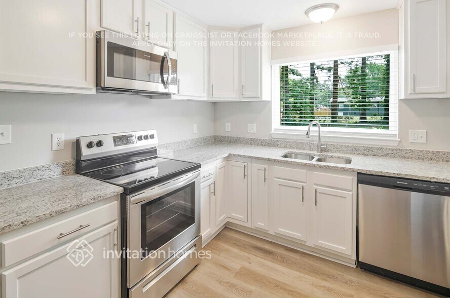 Building Photo - 5917 Olinda St