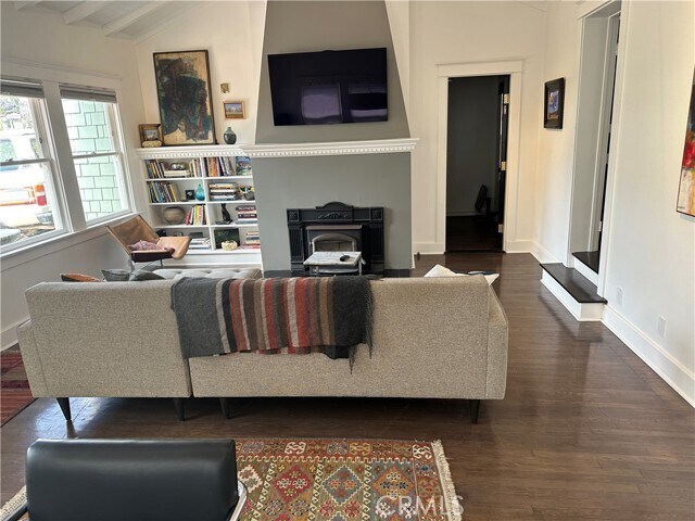 Building Photo - 563 Cress St