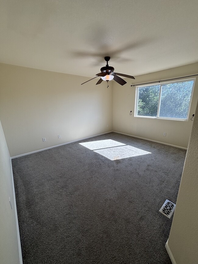 Building Photo - 755 Hailey Glenn View