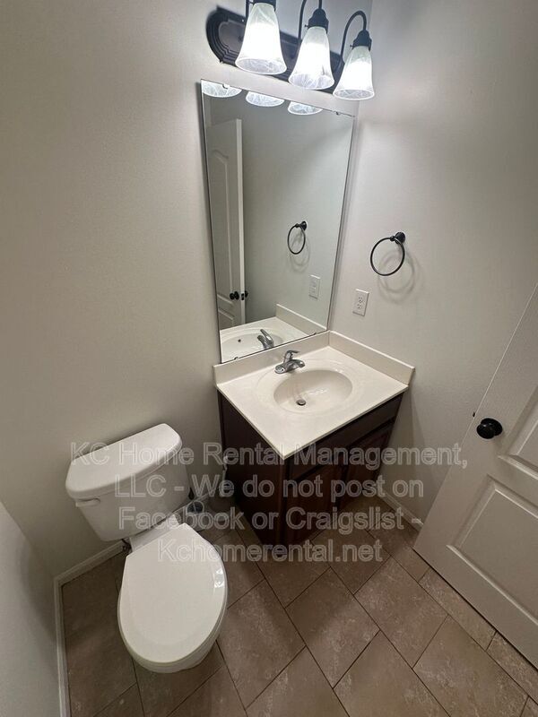 Building Photo - 12744 New Jersey Ct