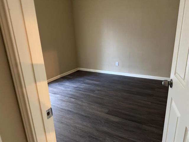 Building Photo - 211 Douglas Dr