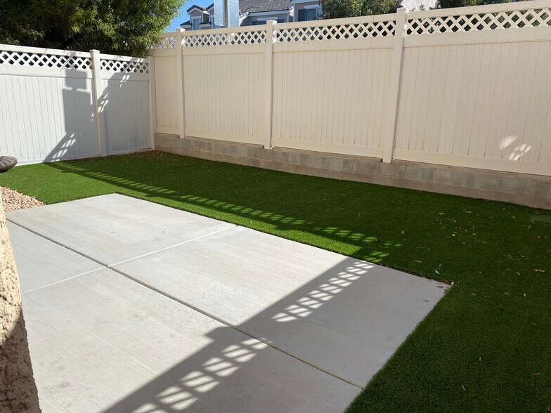 Yard - 1599 Evening Spirit Ave