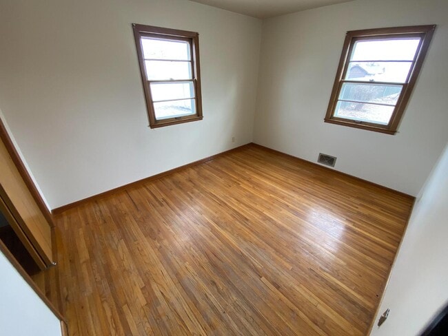 Building Photo - 912 N Kiwanis Ave