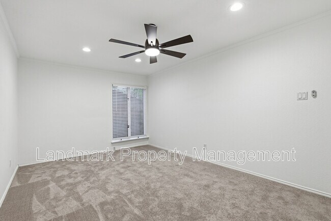 Building Photo - 317 Chandler Lake Ct