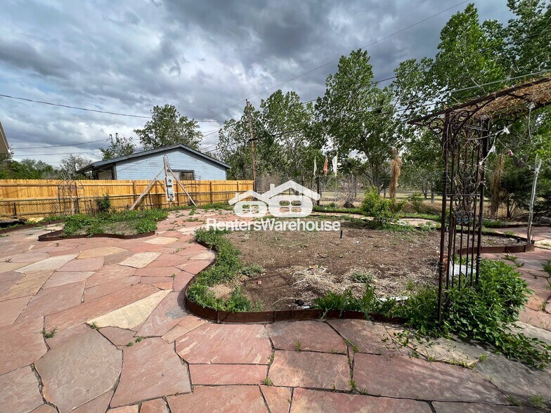 Building Photo - 12496 E Park Ln Dr