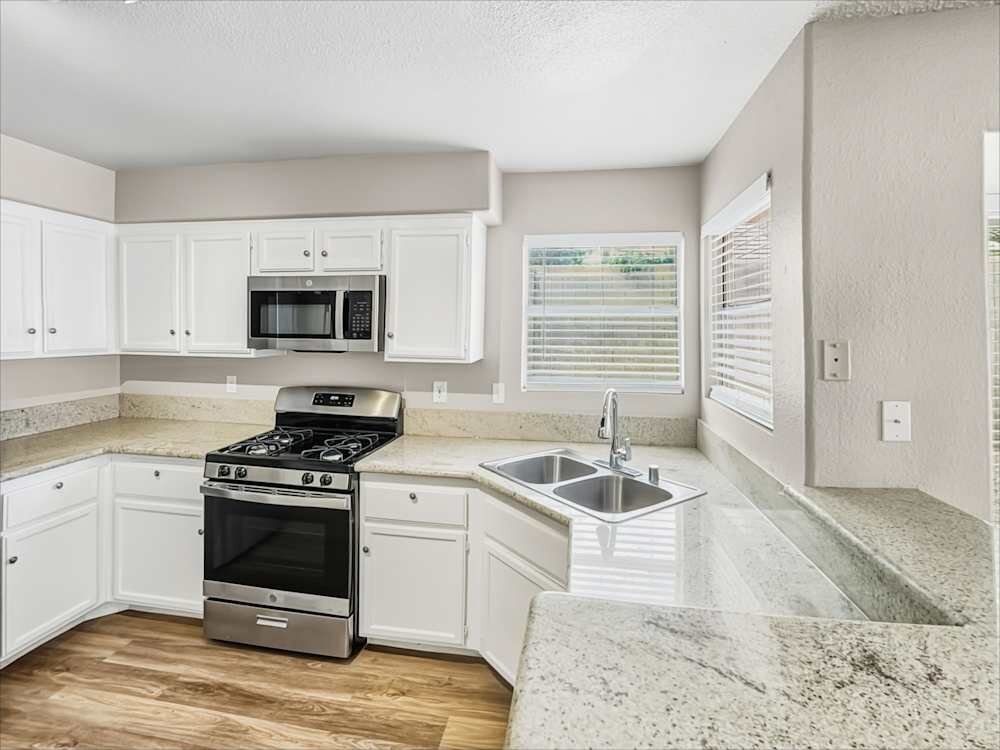 Building Photo - 3301 Hyannis Cir