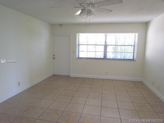 Building Photo - 2630 Riverside Dr