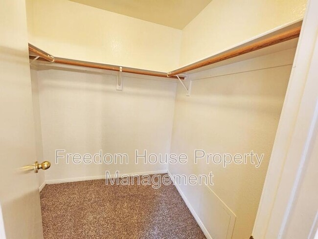 Building Photo - 561 Bourbon St