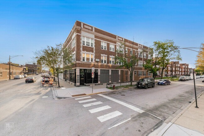 Building Photo - 7850 S Constance