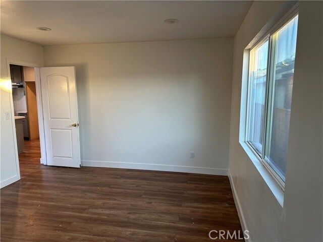 Building Photo - 406 W 95th St