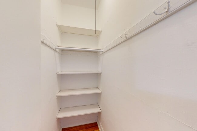 Floorplan - 5335-5345 S. Kimbark Avenue