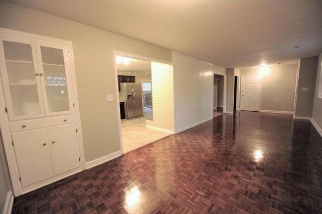 Building Photo - 2151 Brambleton Ave SW