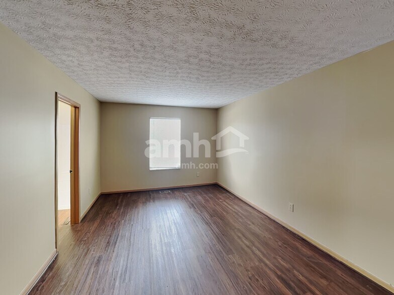 Building Photo - 88 Brooksedge Dr E