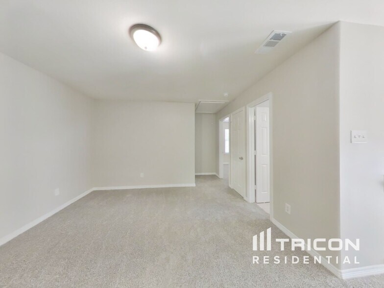 Building Photo - 21214 Peachvine Ln