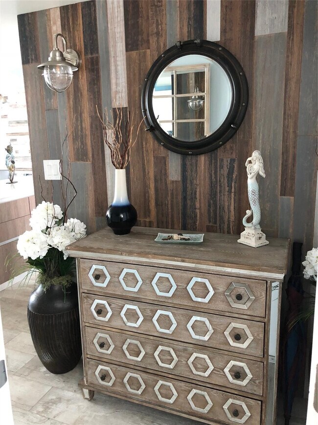 Building Photo - 333 NE 21st Ave