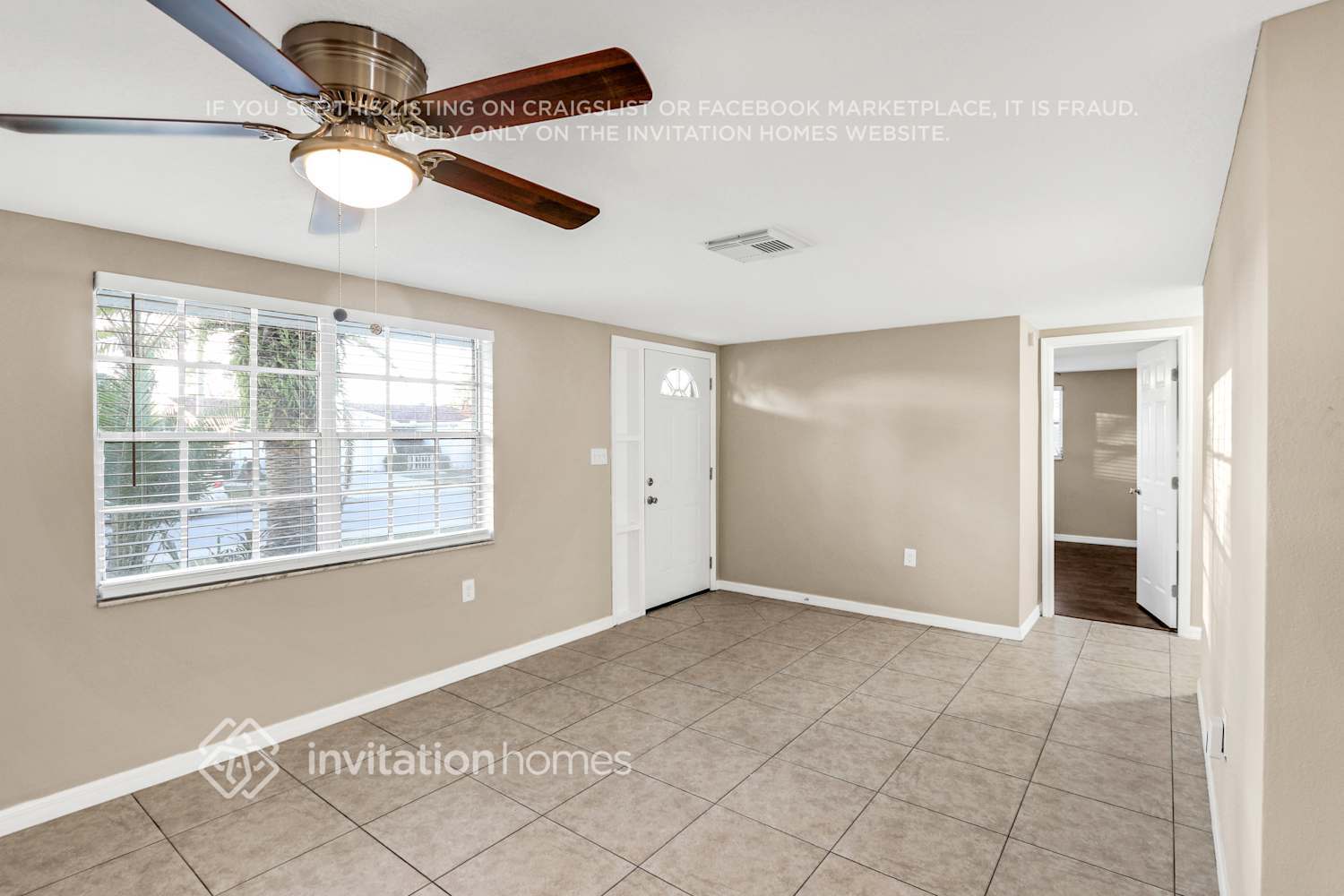 Building Photo - 9900 Lakeside Ln