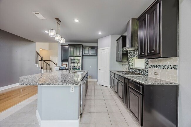 Building Photo - 15516 Mayflower Trail