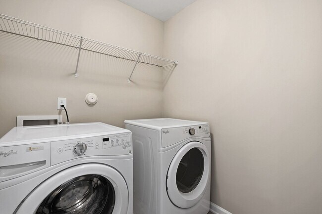 Building Photo - 1173 Little Gem Ln