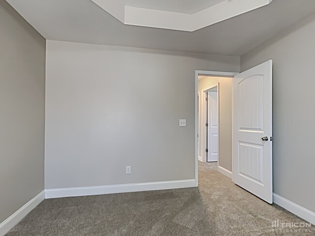 Building Photo - 5146 Summersun Dr