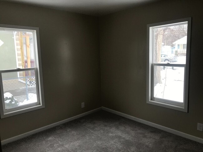 Building Photo - Recently Updated!