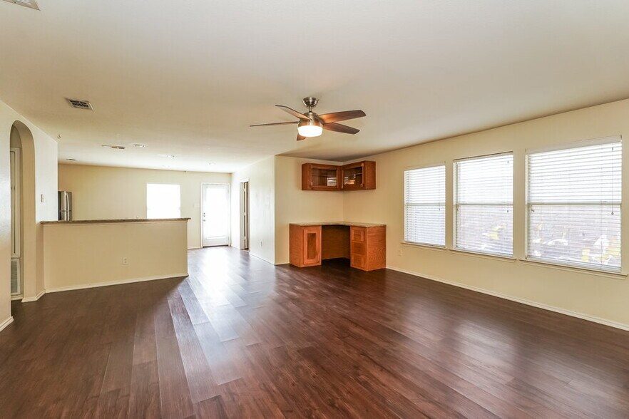 Building Photo - 6708 Friendsway Dr