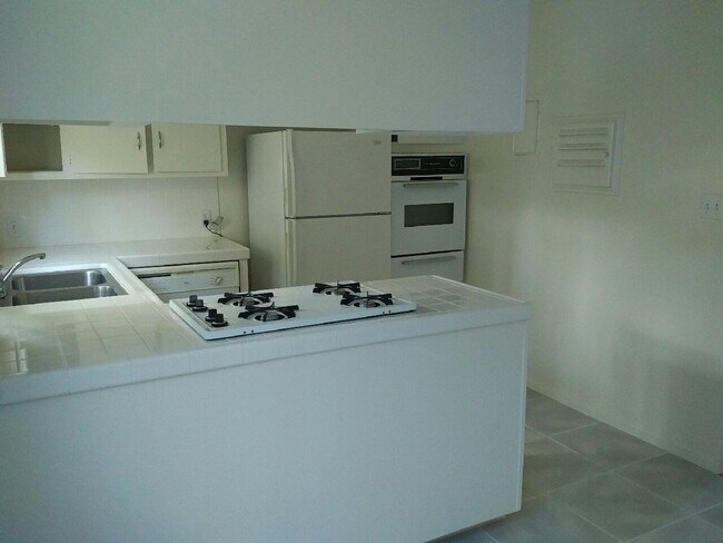 Building Photo - 12848 Bloomfield St