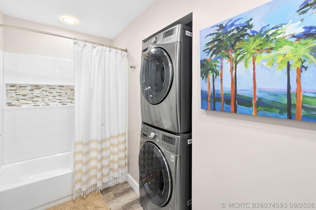 Building Photo - 1601 S Palmway