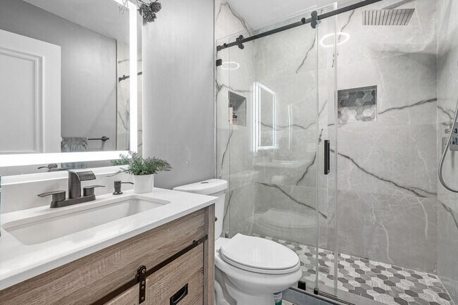 Building Photo - 10330 Buena Ventura Dr