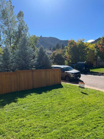 Building Photo - 934 8th St